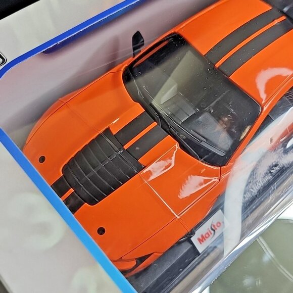 Maisto  Mustang Shelby GT500 2020 1:18 Scale Diecast Model Car Orange - Picture 4 of 16